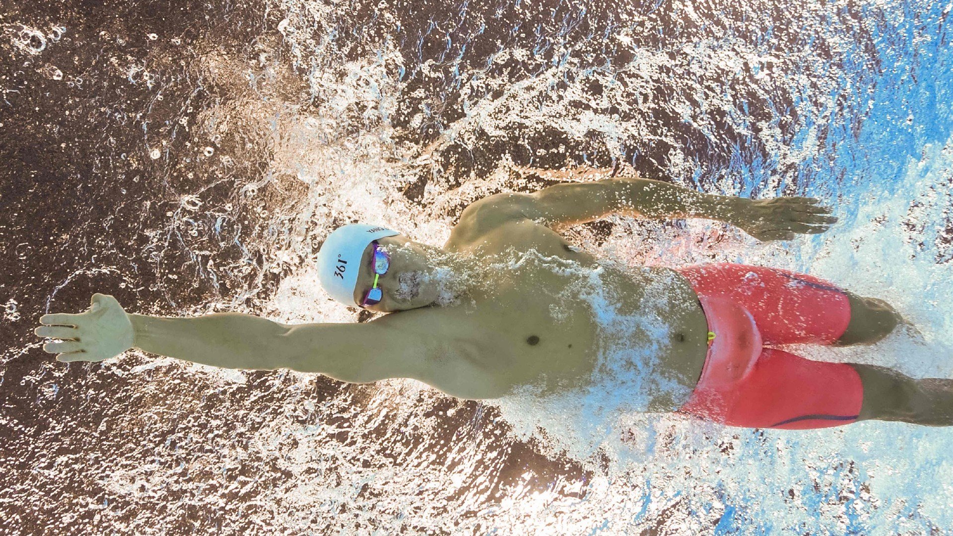 “尼古拉斯·桑特基的领袖风范，带领美洲狮队在世界赛场上再创佳绩”