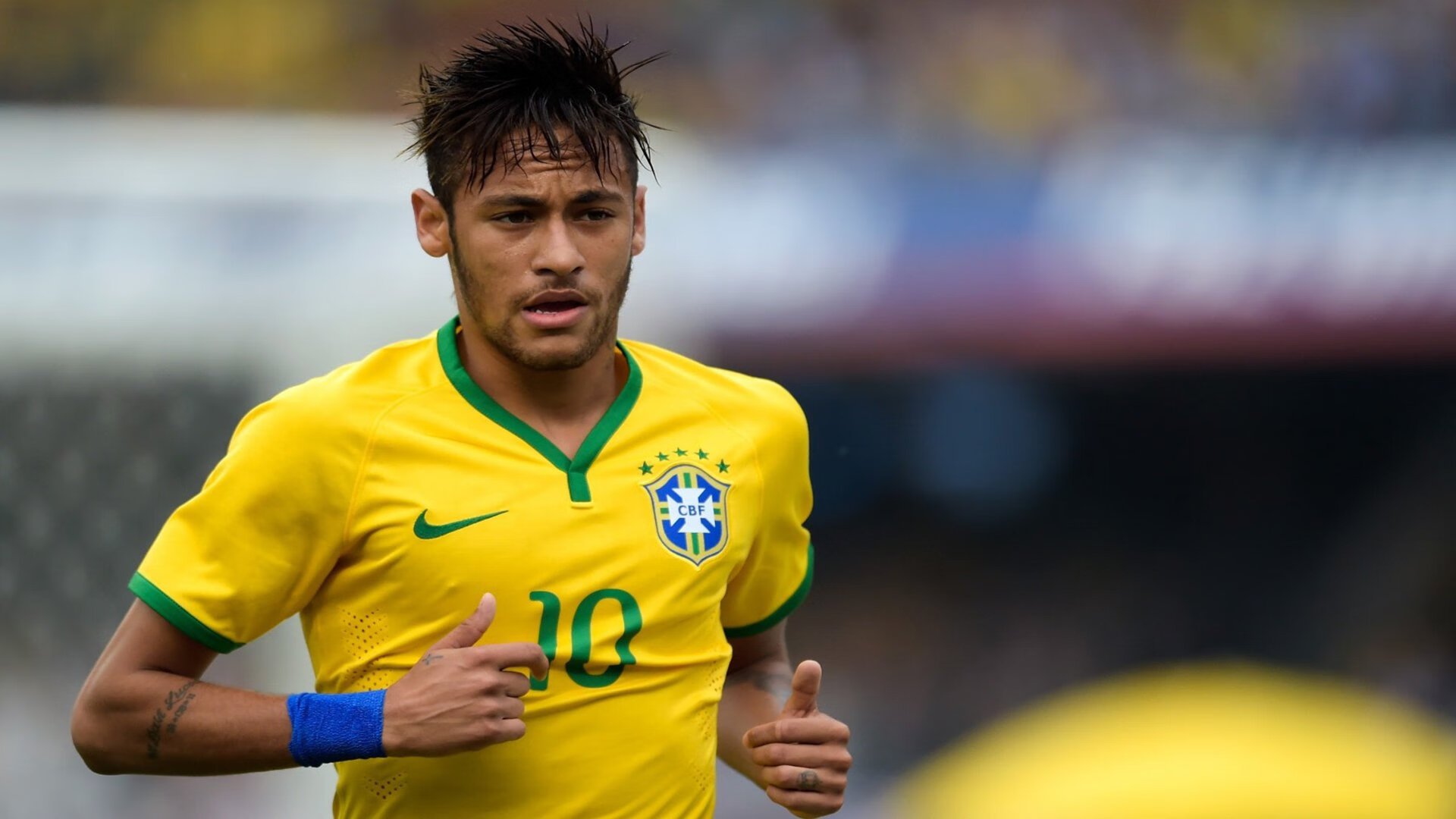 乔纳·隆戈：橄榄球场上的超级英雄，突破防线如风行，乔纳坦 个人资料身高