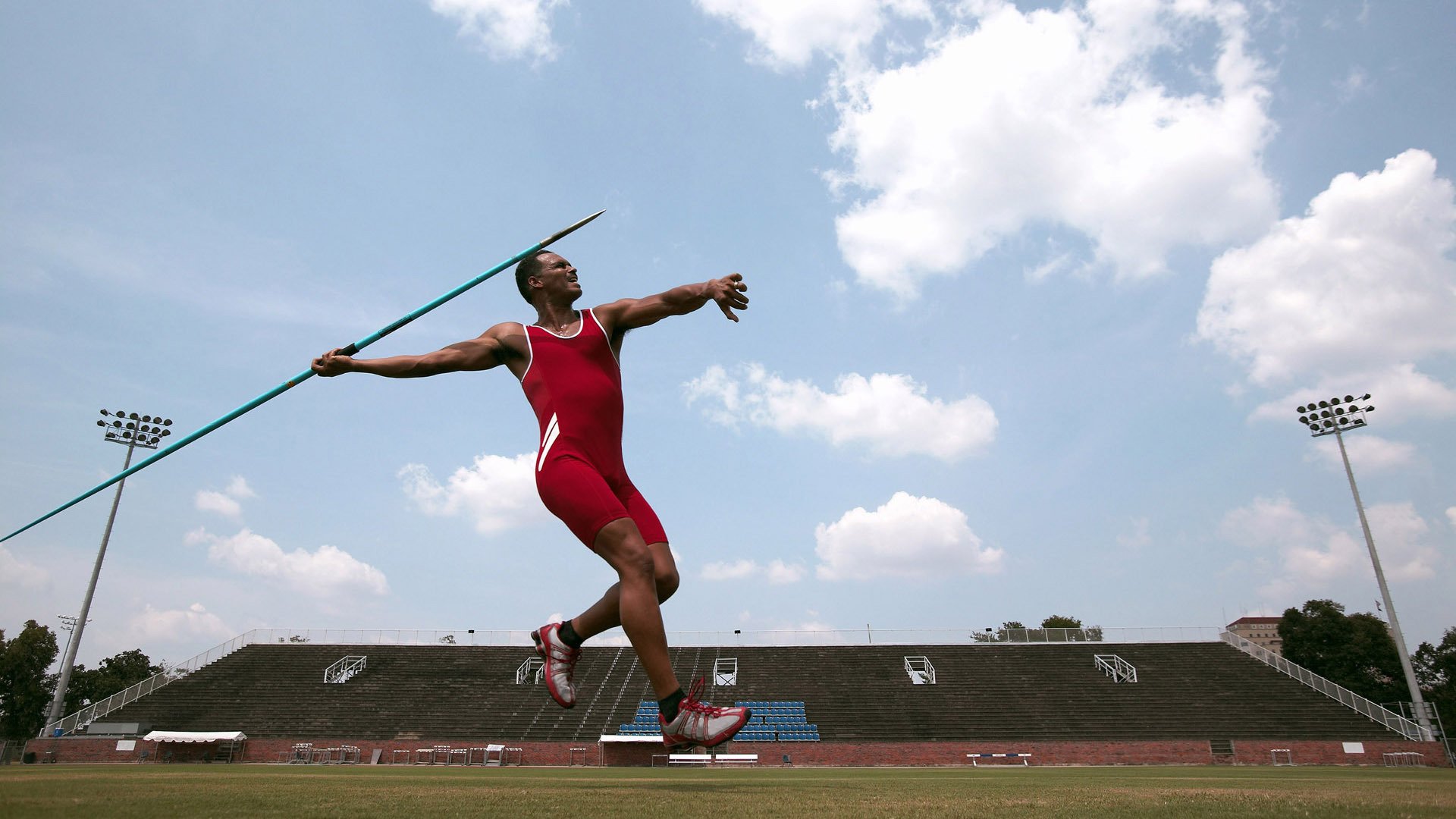 开云电竞服务-场地条件影响技术发挥，场地条件影响技术发挥的原因